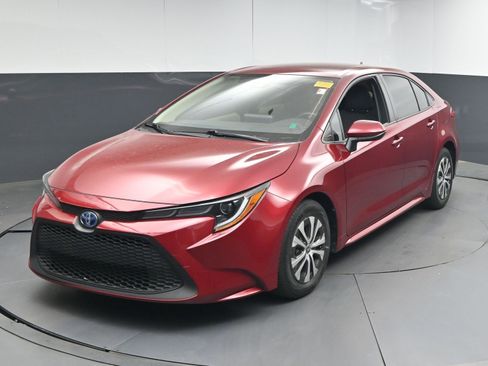 Used 2022 Toyota Corolla LE FWD image 1