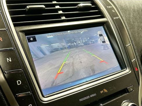 Used 2019 Lincoln Nautilus Select image 16