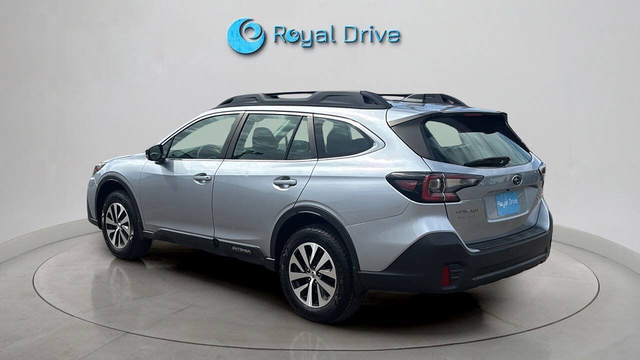 Used 2022 Subaru Outback AWD/4WD image 3