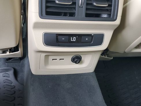 Used 2022 Audi Q5 e Premium Plus image 10