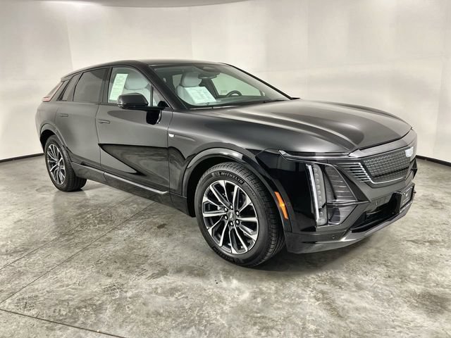 Used 2026 Cadillac Lyriq Sport AWD/4WD image 2
