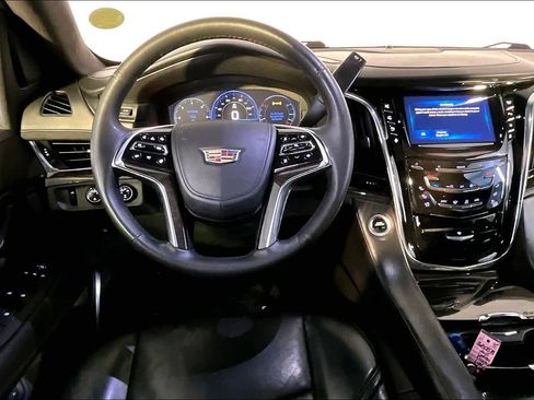 Used 2015 Cadillac Escalade Platinum AWD/4WD image 5