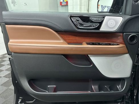 Used 2023 Lincoln Navigator L Reserve AWD/4WD image 16