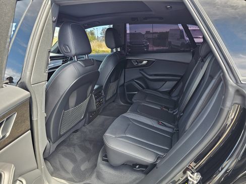 Used 2024 Audi Q8 Premium Plus w/ Premium Plus Package AWD/4WD image 23