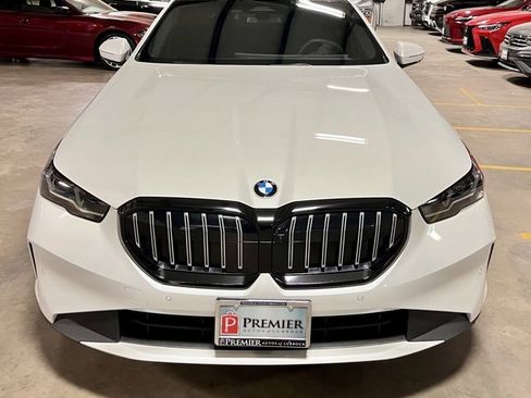 Used 2025 BMW 530i xDrive image 11