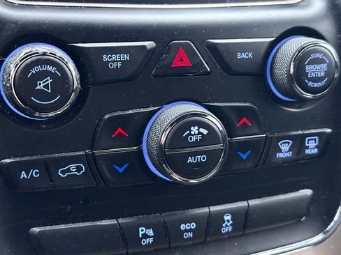 Used 2015 Jeep Grand Cherokee Limited image 15