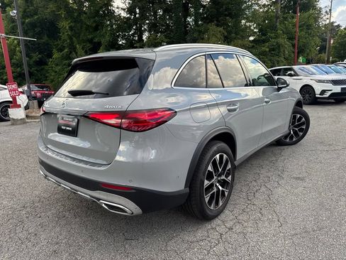 Used 2025 Mercedes-Benz GLC 350e 4MATIC image 3
