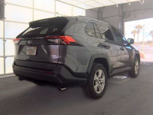 Used 2021 Toyota RAV4 XLE FWD image 3