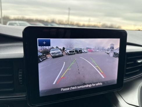 Used 2022 Ford Explorer XLT image 18