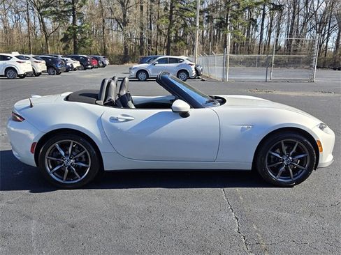 Used 2016 MAZDA MX-5 Miata Grand Touring image 2