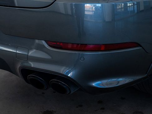 Used 2023 Porsche Cayenne GTS image 28