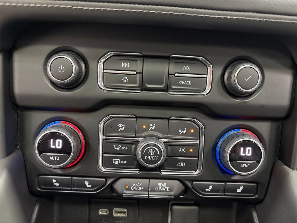 Used 2022 Chevrolet Suburban LT AWD/4WD image 27