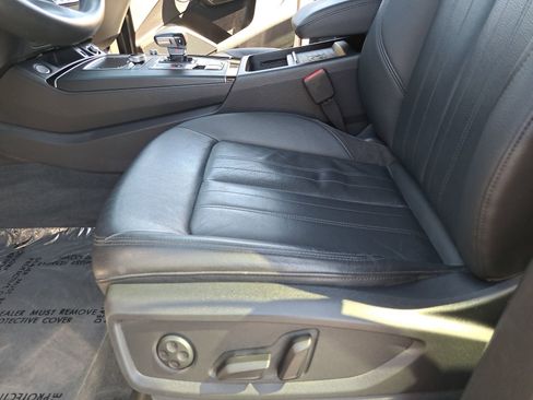 Used 2020 Audi Q5 e Premium w/ Convenience Package AWD/4WD image 32