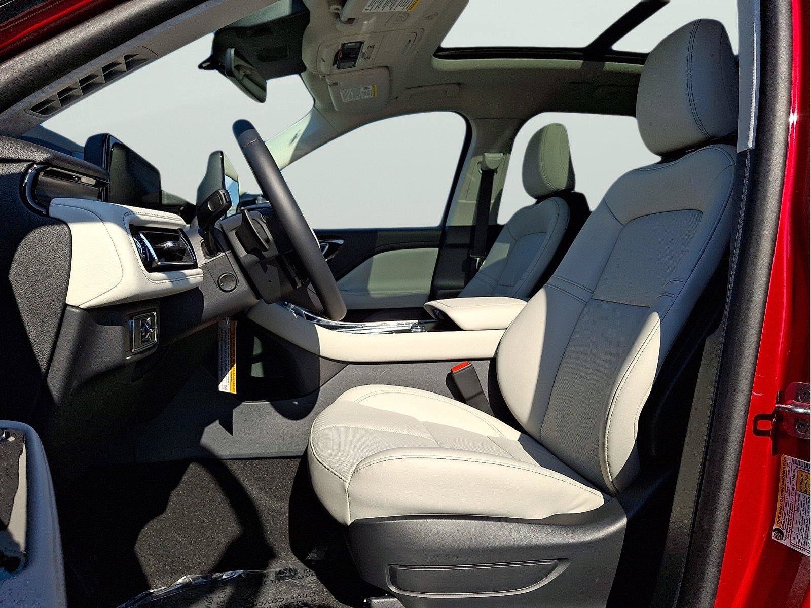 New 2026 Lincoln Aviator AWD image 8