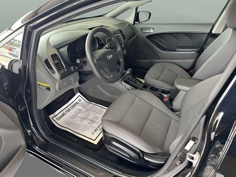 Used 2017 Kia Forte LX FWD image 10