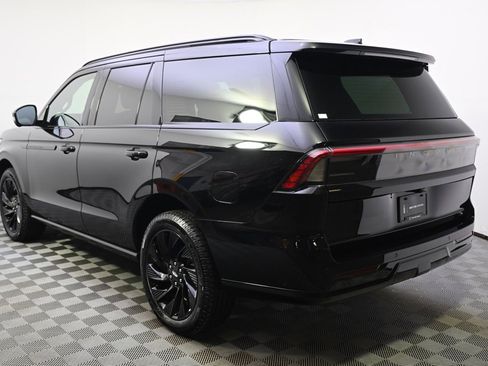 New 2025 Lincoln Navigator Reserve w/ Jet Appearance Package image 3