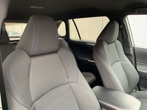 New 2025 Toyota RAV4 SE image 18