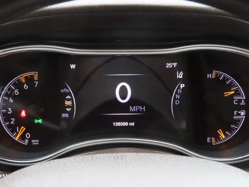 Used 2017 Jeep Grand Cherokee Overland w/ Jeep Active Safety Group image 37