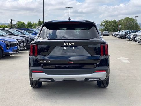 New 2026 Kia Sorento LX FWD image 3