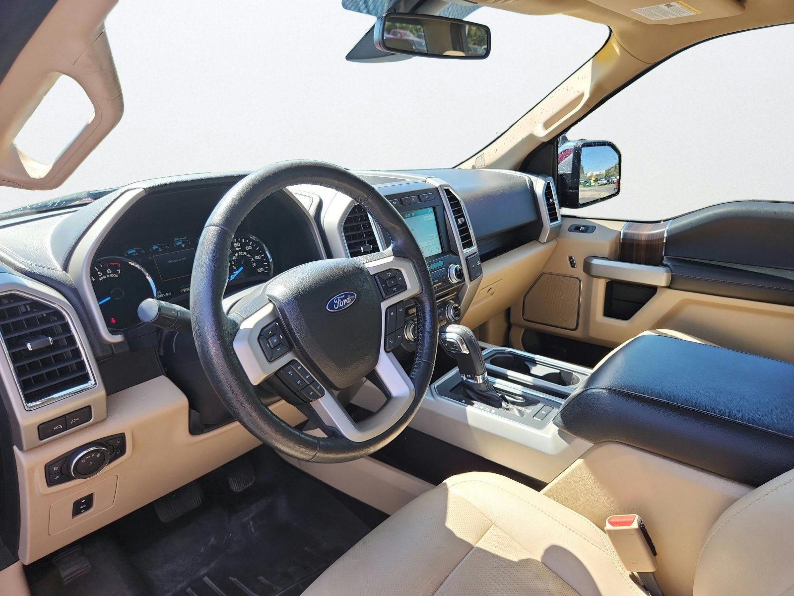 Used 2017 Ford F150 Lariat w/ Equipment Group 502A Luxury AWD/4WD image 11