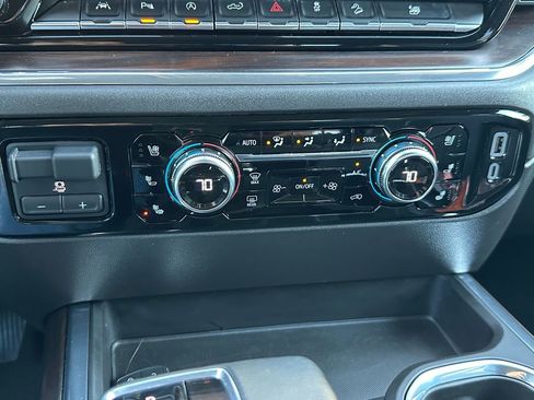 Used 2024 GMC Sierra 1500 SLT w/ SLT Premium Plus Package image 28