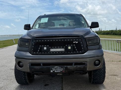 Used 2011 Toyota Tundra 4x4 CrewMax w/ SR5 Pkg image 2