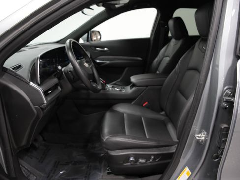 Used 2025 Cadillac XT4 Premium Luxury image 27