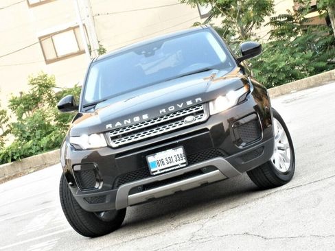Used 2019 Land Rover Range Rover Evoque image 3