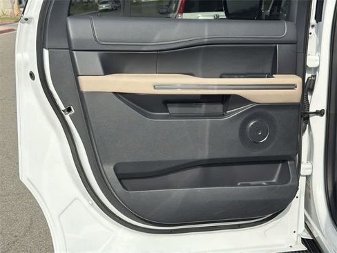 Used 2023 Ford Expedition Max XLT image 28