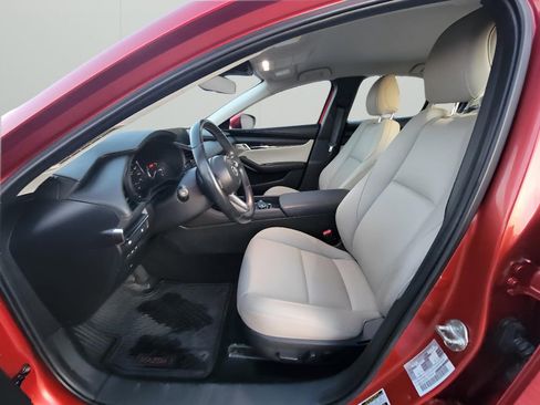 Used 2019 MAZDA MAZDA3 Sedan w/ Preferred Package image 11