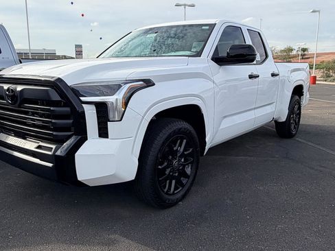 New 2026 Toyota Tundra SR image 2