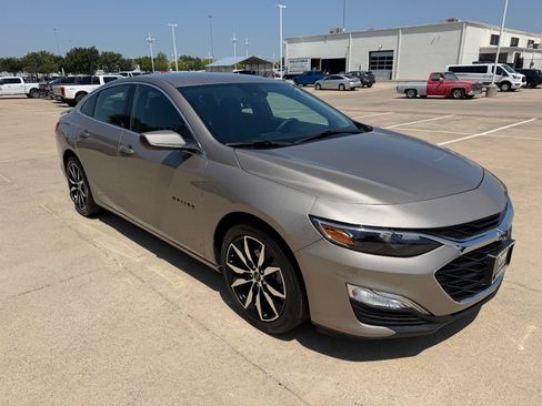 Used 2023 Chevrolet Malibu RS w/ LPO, Floor Liner Package FWD image 2