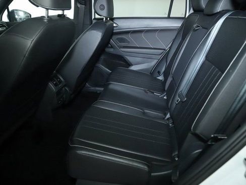 Used 2024 Volkswagen Tiguan SE R-Line image 14