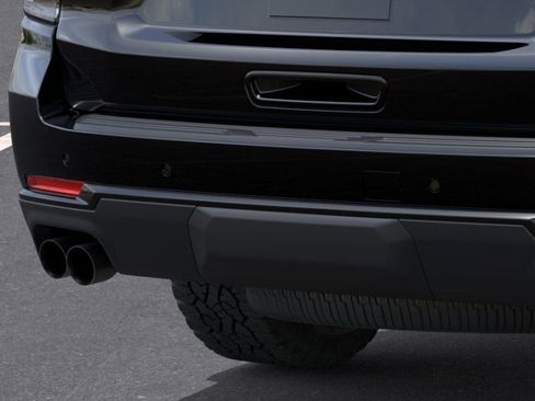 New 2026 Chevrolet Suburban Z71 AWD/4WD image 14