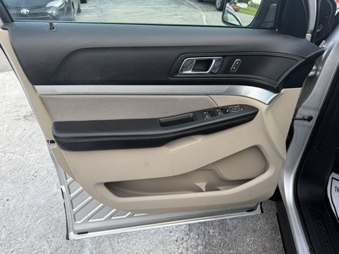 Used 2019 Ford Explorer 4WD image 9