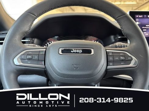 Used 2025 Jeep Compass Limited AWD/4WD image 23