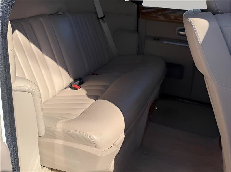 Used 2006 Rolls-Royce Phantom Sedan RWD image 54