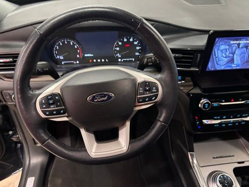 Used 2022 Ford Explorer Limited w/ Equipment Group 301A image 17
