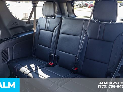 Used 2025 Chevrolet Suburban RST image 23