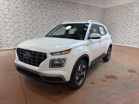 New 2026 Hyundai Venue SEL image 3