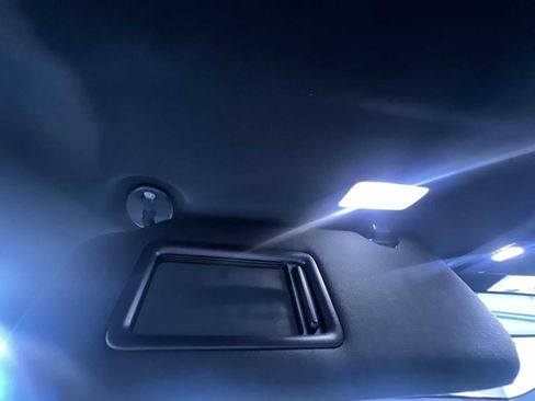 Used 2025 Toyota Camry SE image 31