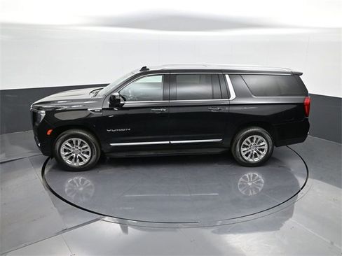 Used 2024 GMC Yukon XL SLT image 21