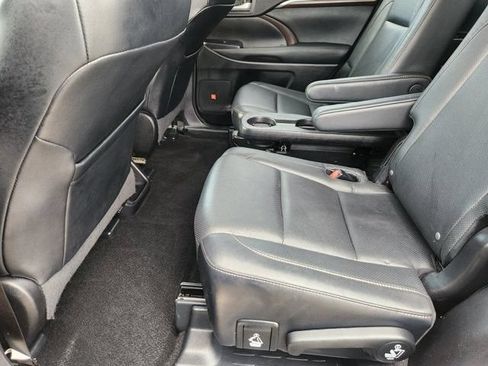 Used 2015 Toyota Highlander Limited FWD image 30