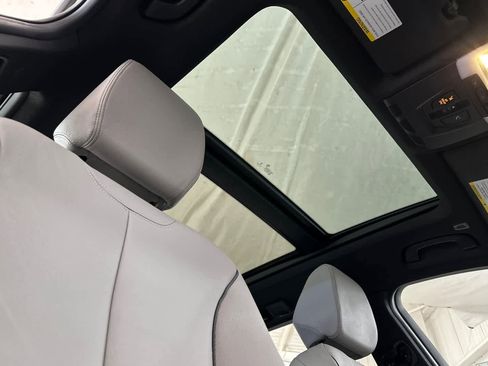 Used 2014 BMW 328i xDrive Wagon image 17