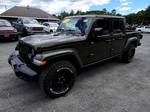 Used 2022 Jeep Gladiator Sport AWD/4WD image 4