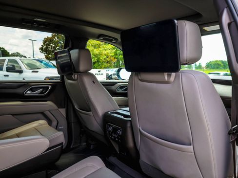 Used 2024 Chevrolet Tahoe LT w/ LT Signature Plus Package RWD image 8