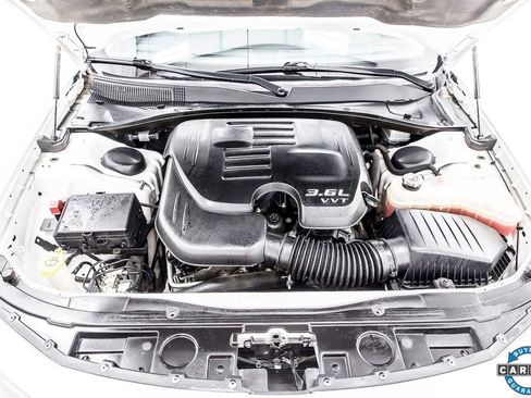 Used 2023 Chrysler 300 Touring w/ Sport Appearance Package image 33