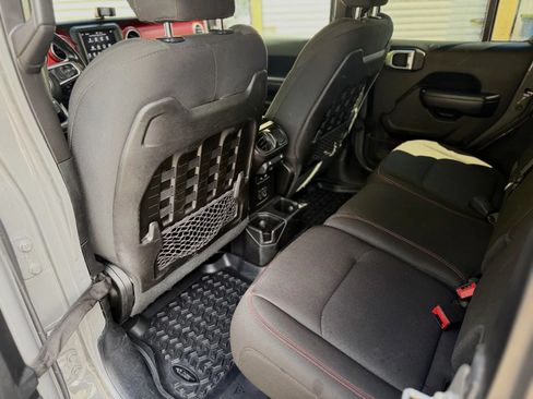 Used 2020 Jeep Wrangler Unlimited Rubicon w/ Steel Bumper Group AWD/4WD image 11