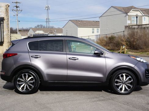 Used 2018 Kia Sportage EX w/ EX Premium Package image 6