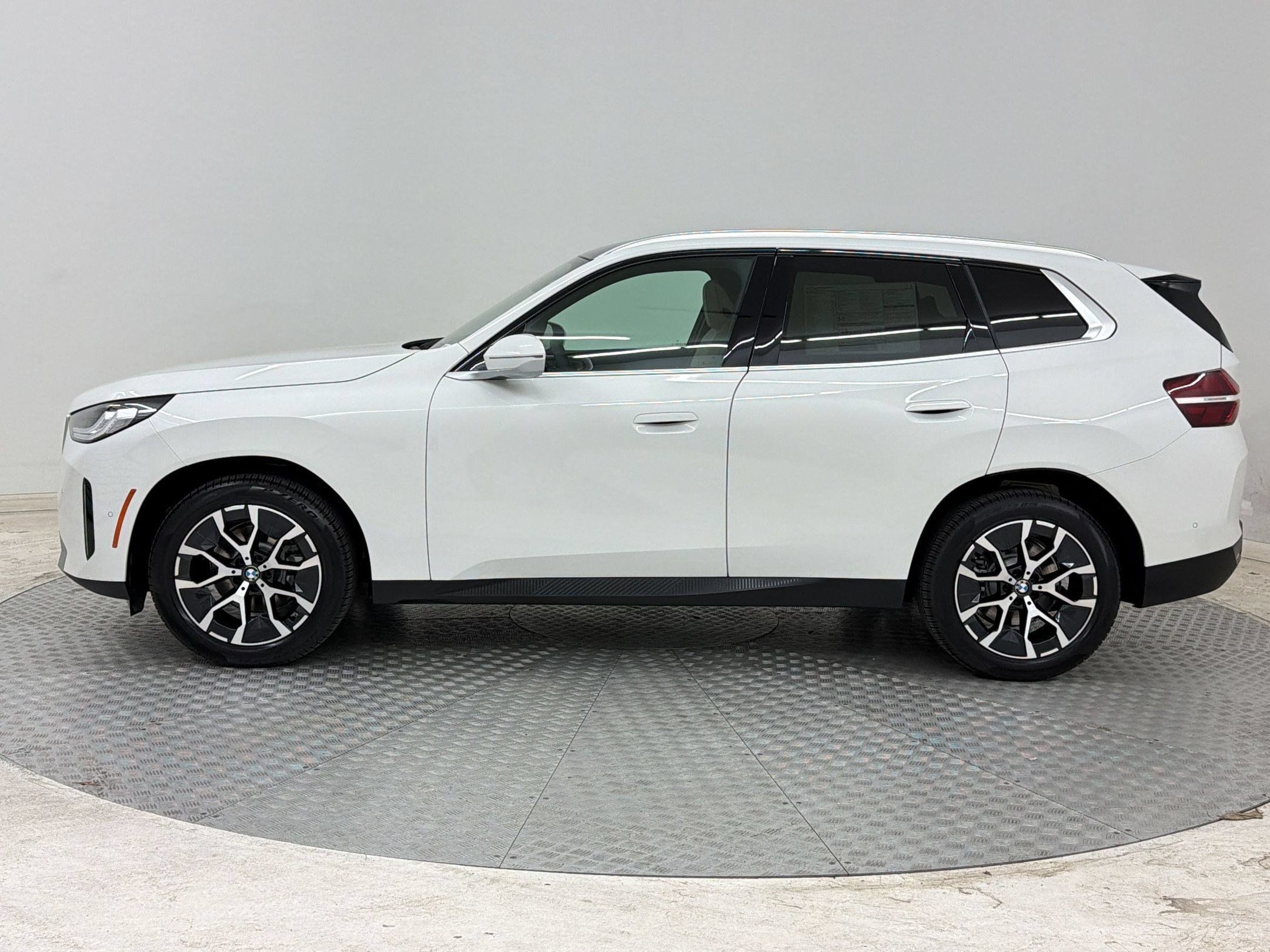 Used 2026 BMW X3 xDrive30i w/ Convenience Package AWD/4WD image 2